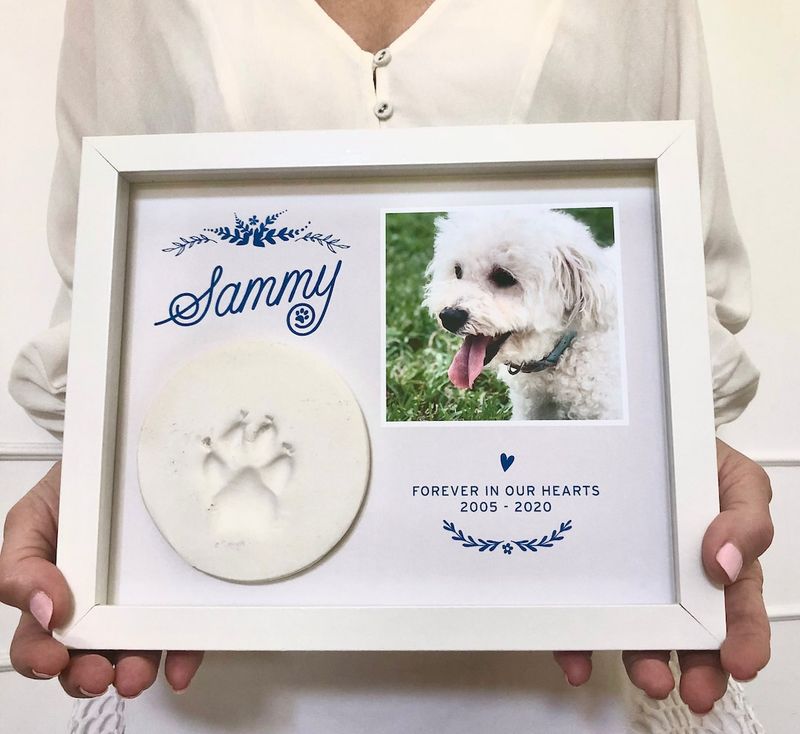 A Commemorative Paw Print